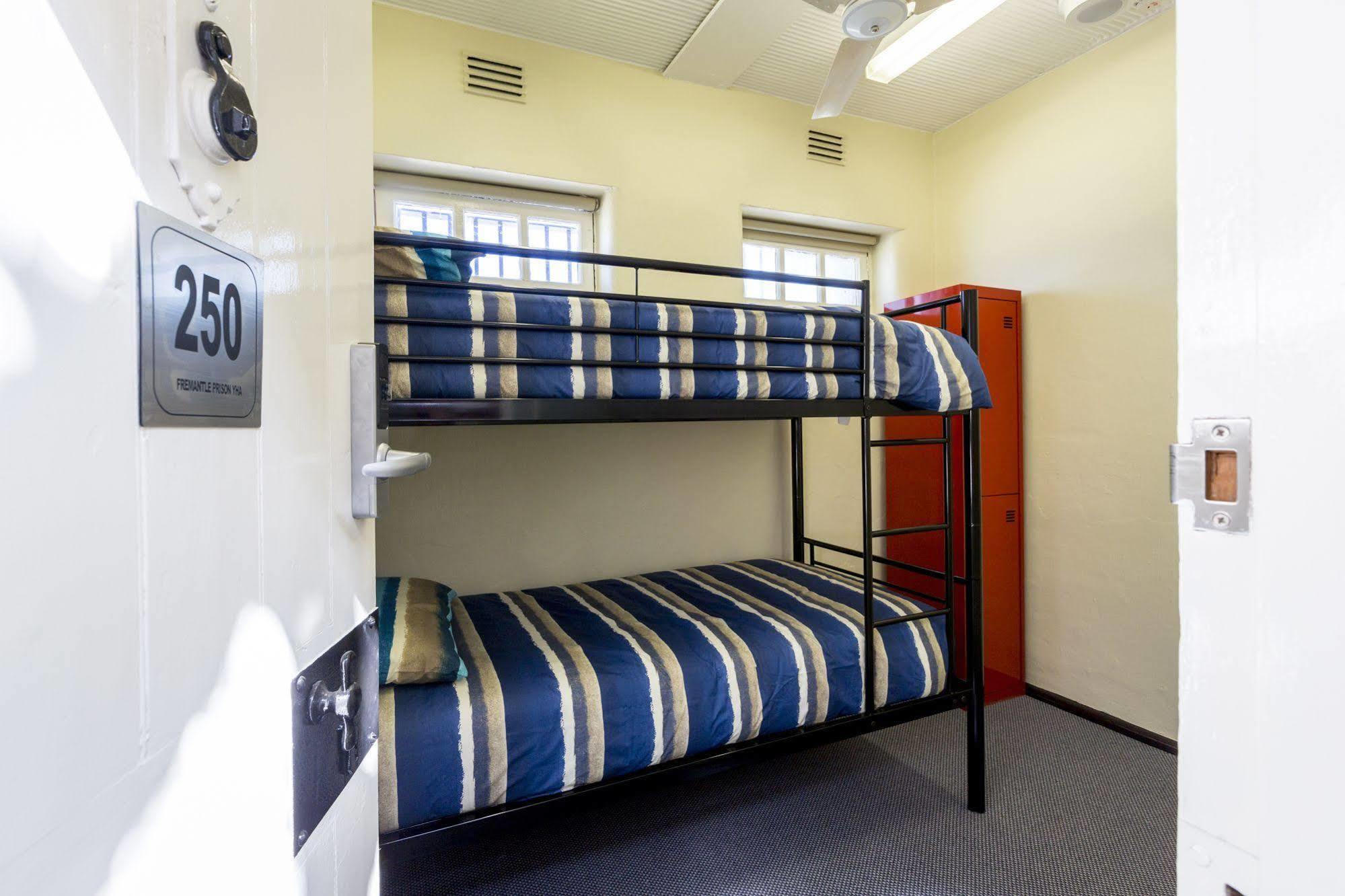 Хостел Yha Fremantle Prison Экстерьер фото